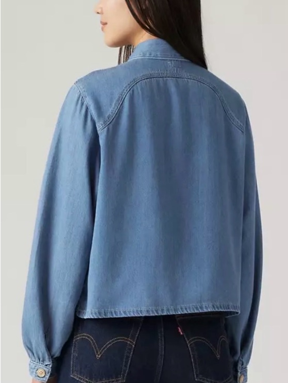 NWT Levi’s Tyla Denim Button-Up Shirt Jacket Voluminous Sleeves Medium Wash - Picture 4 of 7